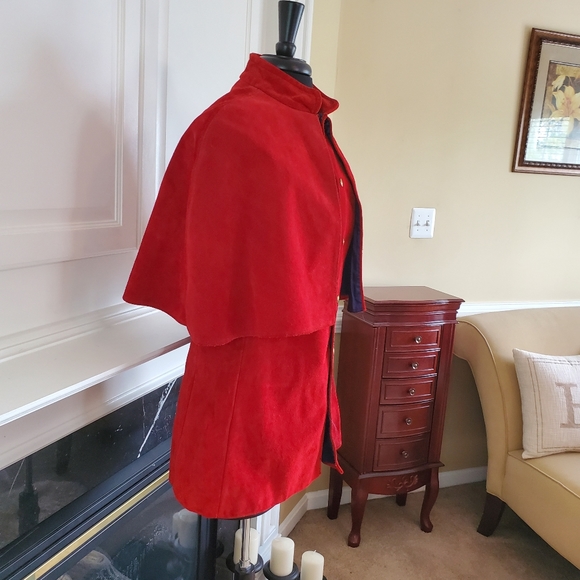 VINTAGE RED CAPE VEST - Picture 3 of 13